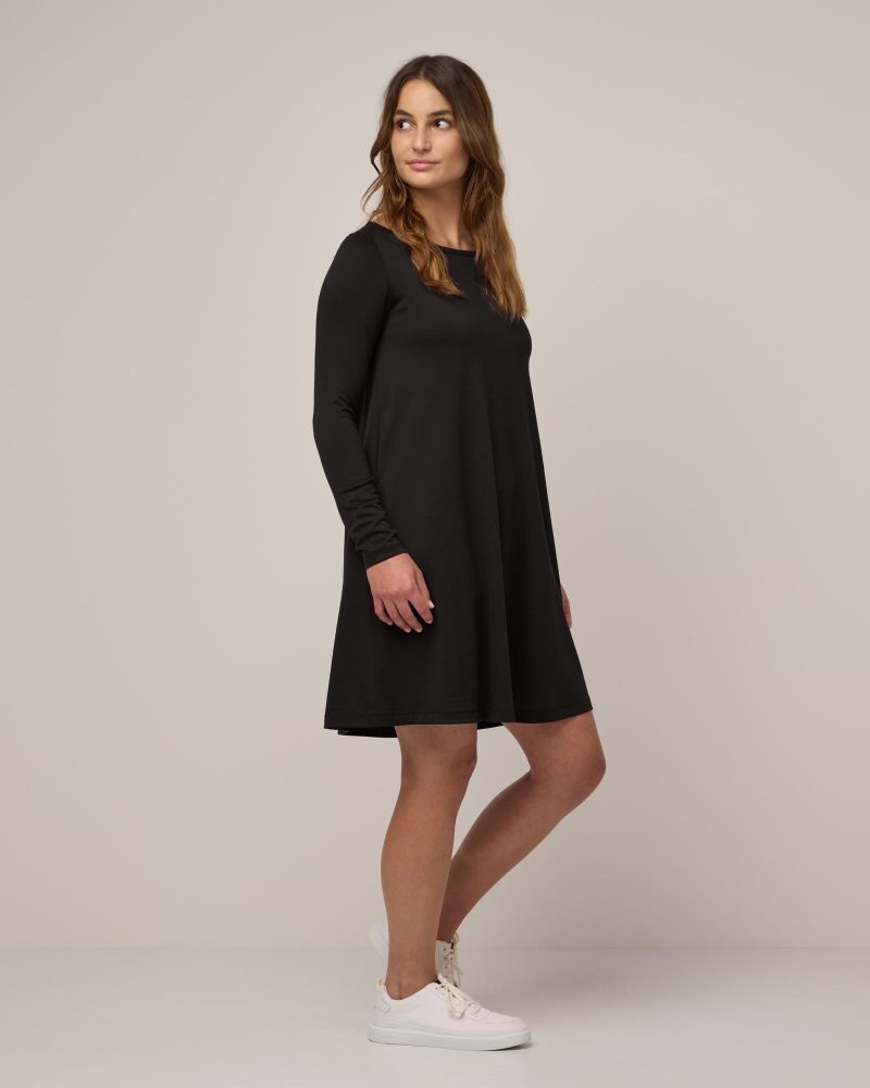 20220916 wooland 00916 RowenaSwingDress Black LR