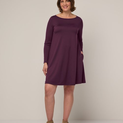 20221025 wooland 00742 RowenaSwingDress Marionberry LR