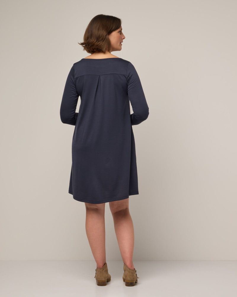 20221025 wooland 00761 RowenaSwingDress WashedNavy LR