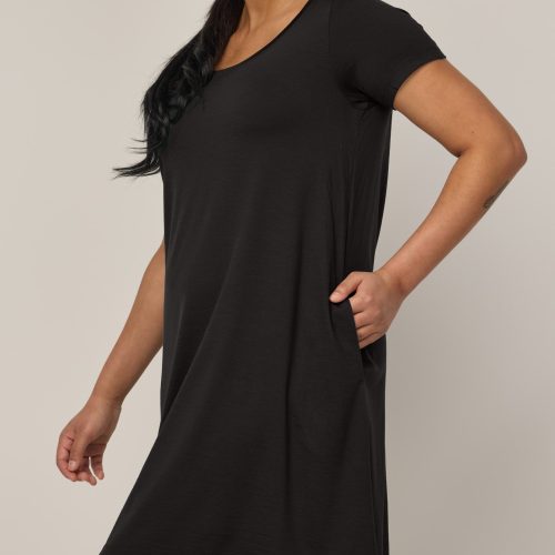 20221118 wooland 01032 MaggieSwingDress Black LR