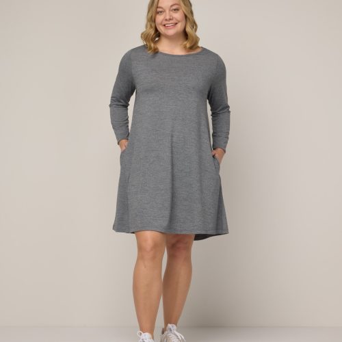 20230117 wooland 01004 RowenaSwingDress CharcoalHeather LR