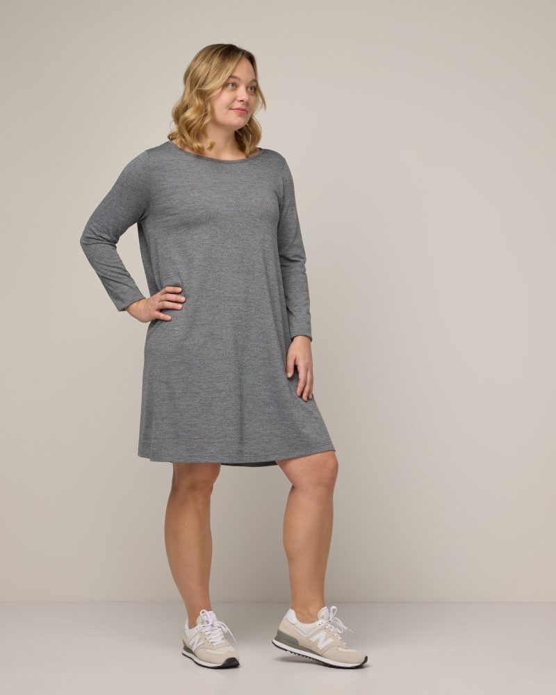 20230117 wooland 01030 RowenaSwingDress CharcoalHeather LR