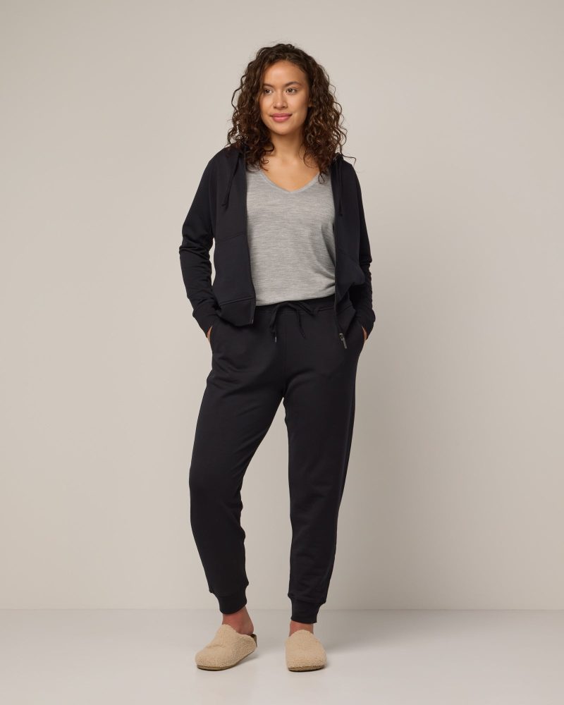 20230214 wooland 00176 AspenZipHoodie Jogger Black LR