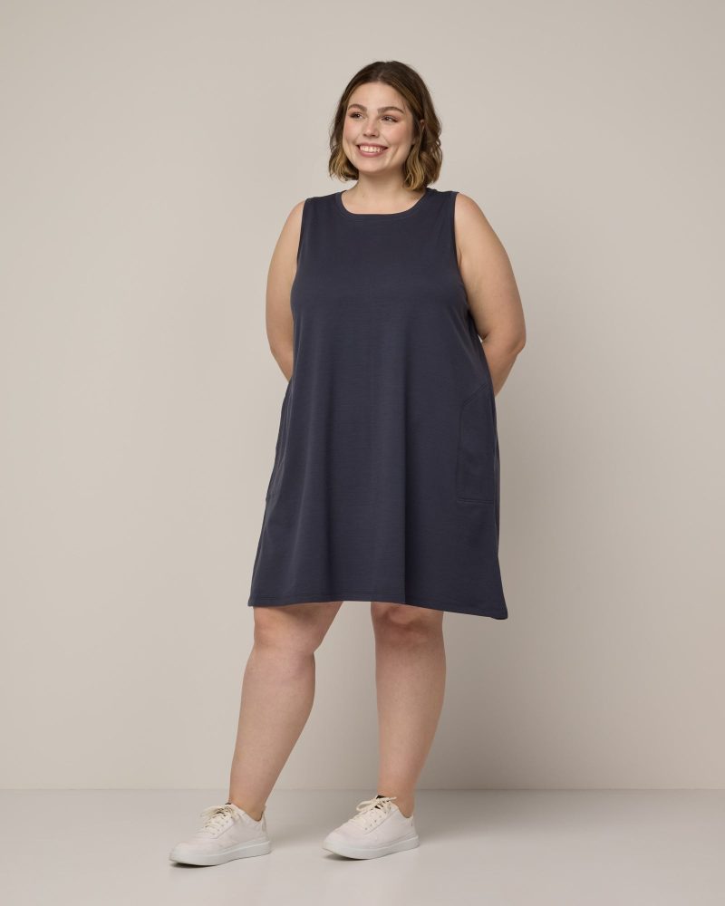 20230228 wooland 00129 SierraTankDress WashedNavy LR