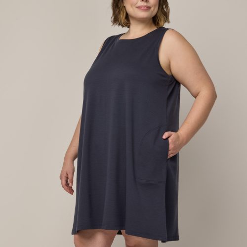 20230228 wooland 00140 SierraTankDress WashedNavy LR