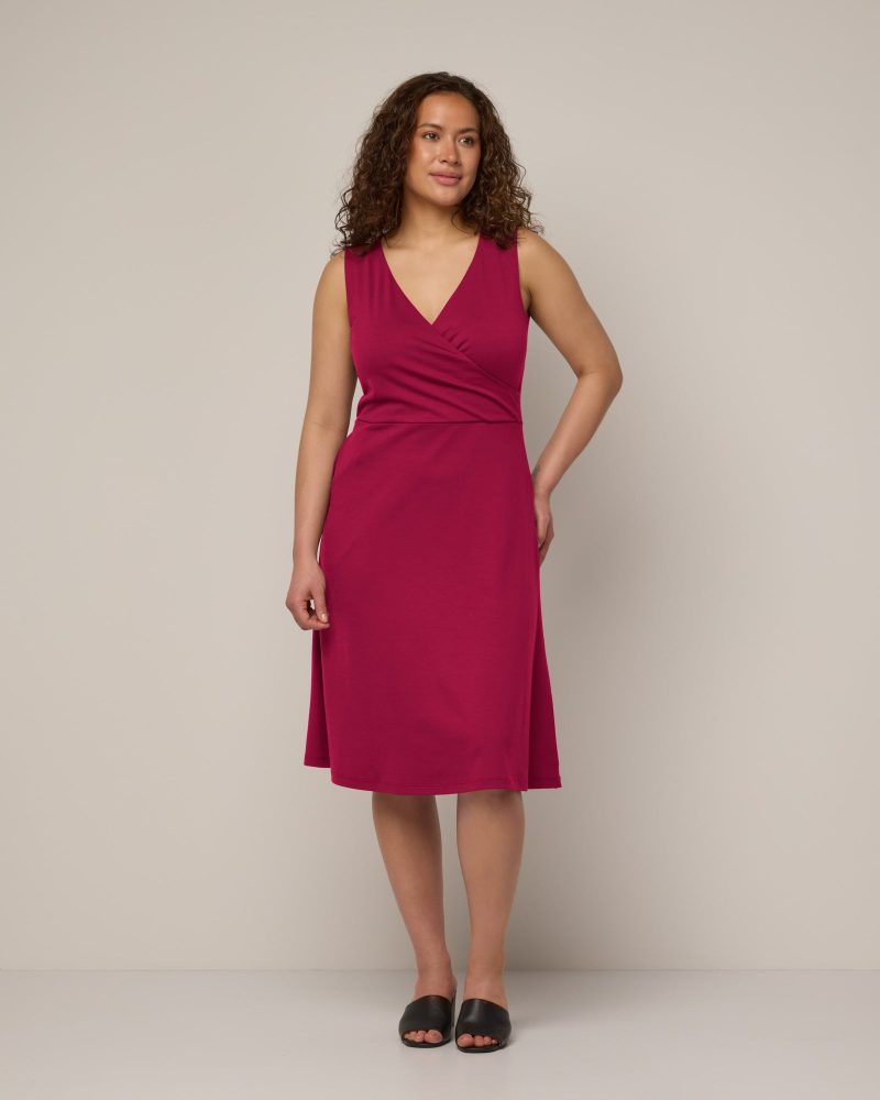 20230420 wooland 00174 IsabelleWrapTankDress Beetroot LR