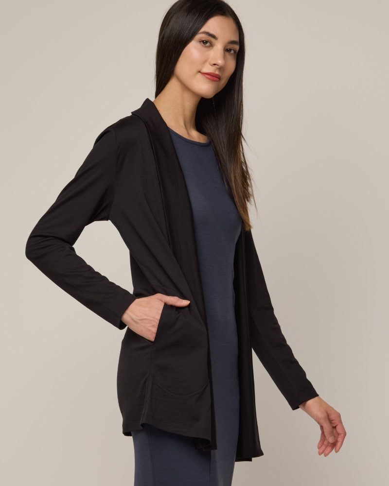 20230420 wooland 00691 LandmarkCardigan Black LR