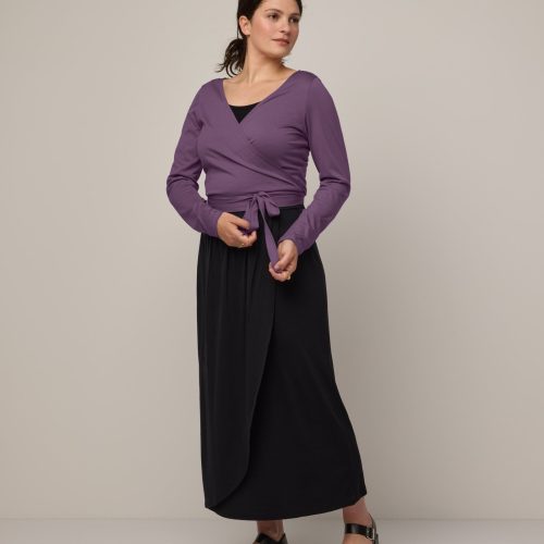 20230523 24 wooland 00790 NataliaWrapTop PurpleFig FrancisJerseySkirt Black LR