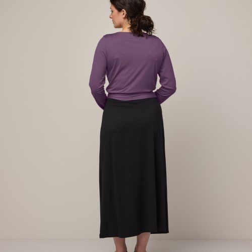 20230523 24 wooland 00805 NataliaWrapTop PurpleFig FrancisJerseySkirt Black LR