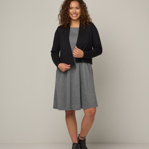 20230718 19 wooland 00164 WinonaCropCardigan Black RowenaSwingDress Long CharcoalHeather LR