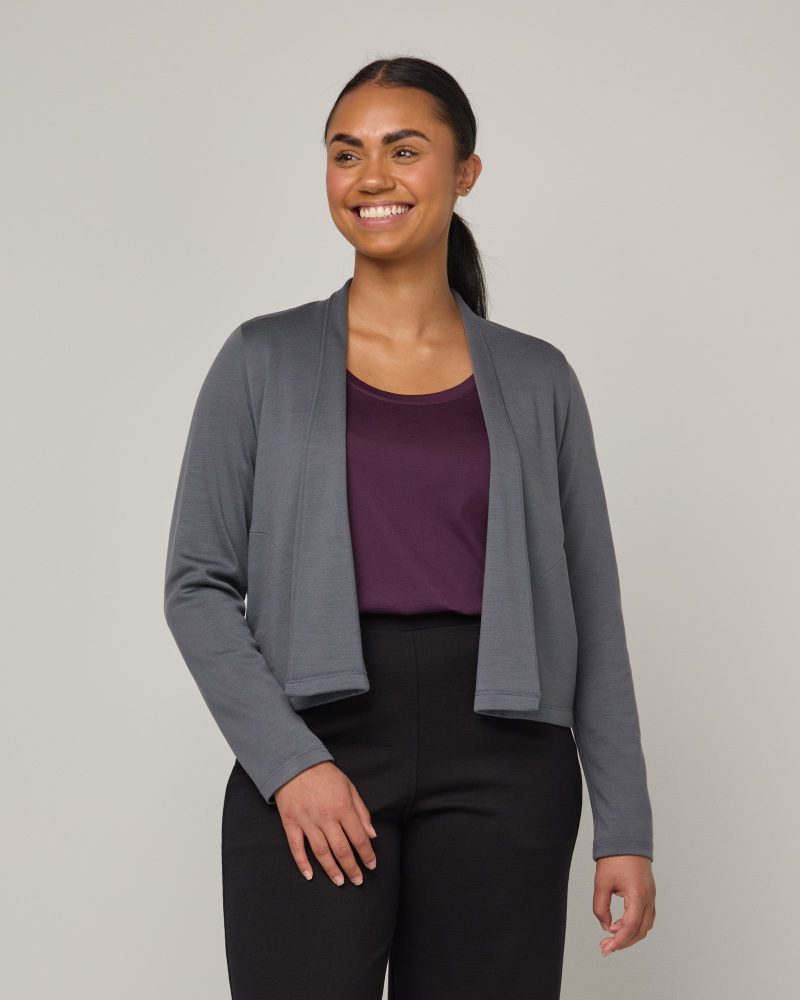 20230823 wooland 00134 WinonaCropCardigan IronGray LR