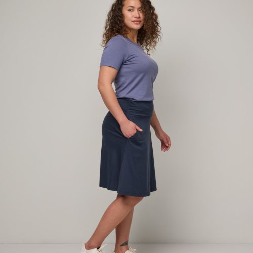 20240228 wooland 00192 HelenaTravelSkirt WashedNavy LR