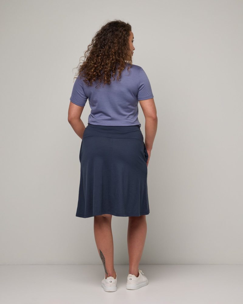 20240228 wooland 00217 HelenaTravelSkirt WashedNavy LR