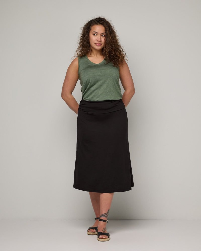 20240228 wooland 00412 HelenaMidiTravelSkirt Black LR