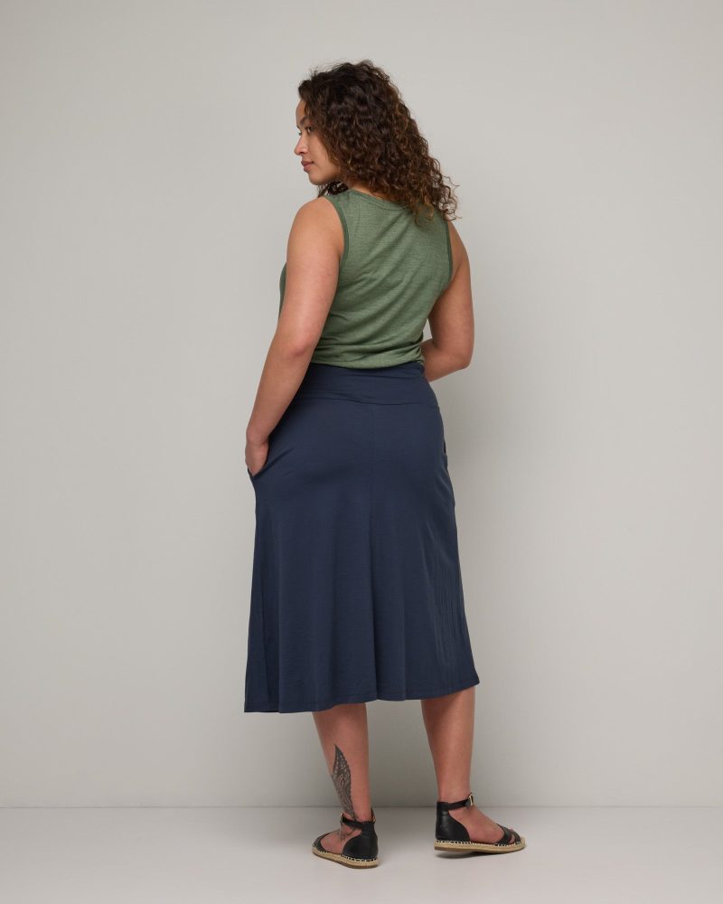 20240228 wooland 00521 HelenaMidiTravelSkirt WashedNavy LR