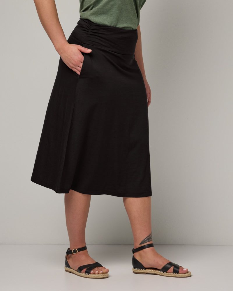 20240228 wooland 00563 HelenaMidiTravelSkirt Black LR