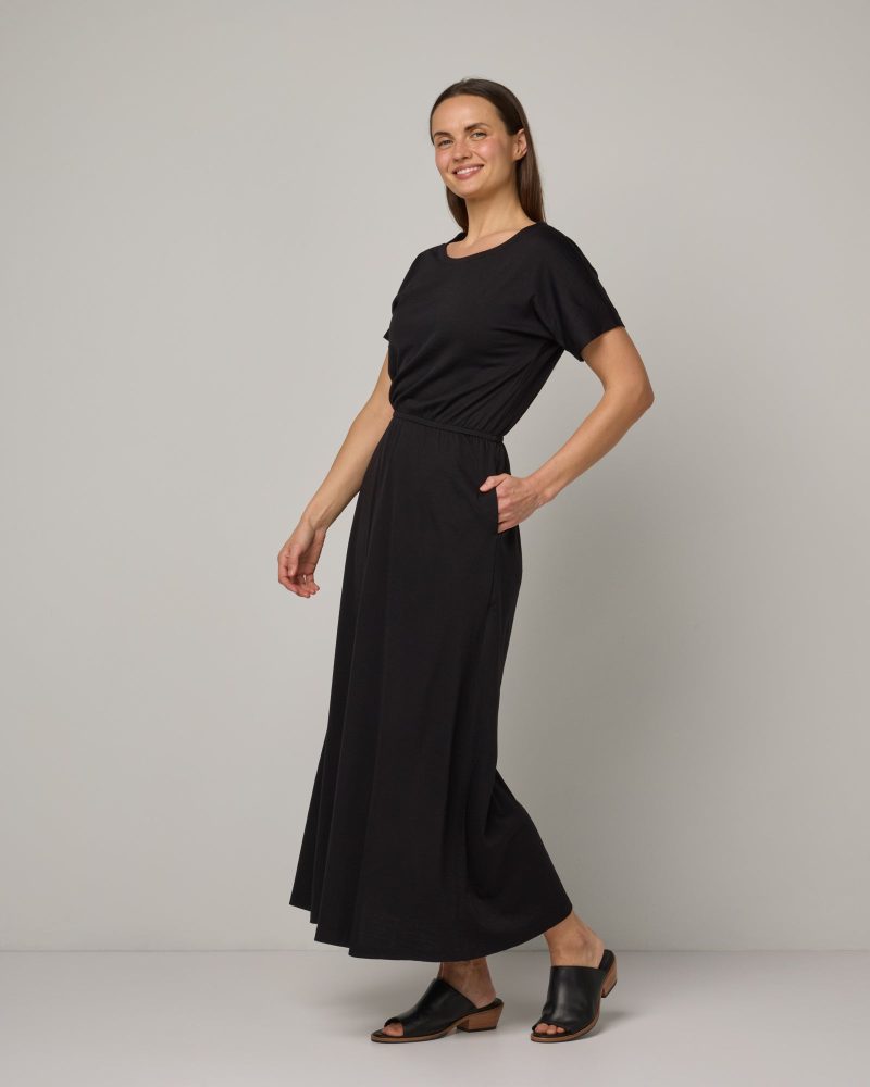 20240328 29 wooland 01482 MarinMaxiDress Black LR