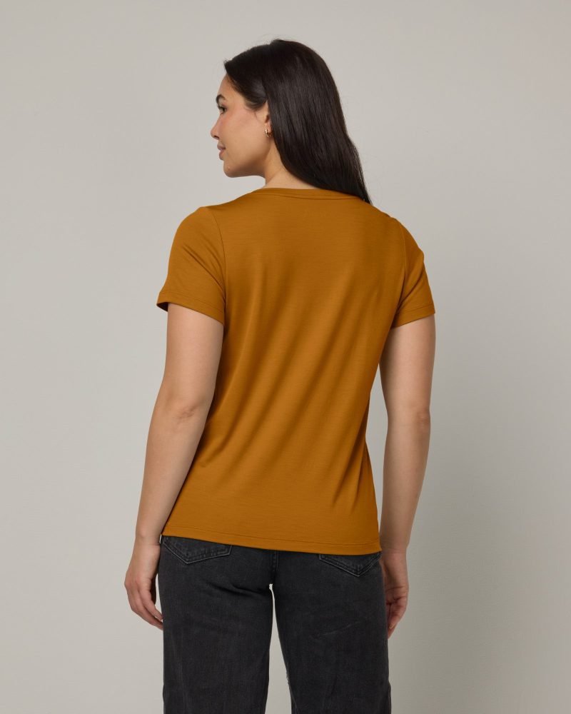 20240524 wooland 00071 MorganVNeckTee Ochre LR