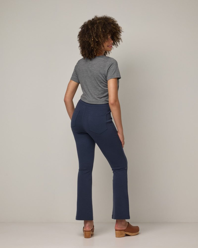 20240730 wooland 01421 FosterKickFlarePontePant WashedNavy LR