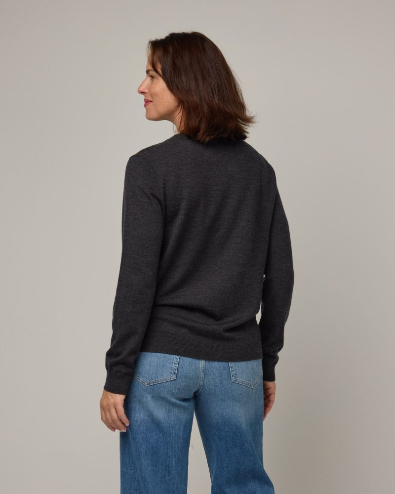 20240823 wooland 01040 MaeveCrewneckSweater DarkCharcoalHeather LR