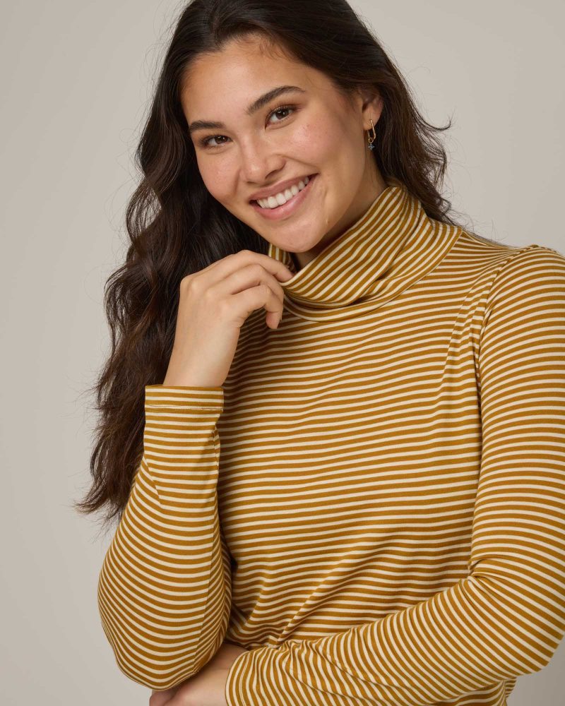 20240925 wooland 00138 AddisonTurtleneckTop NaturalWhiteOchreStripe LR