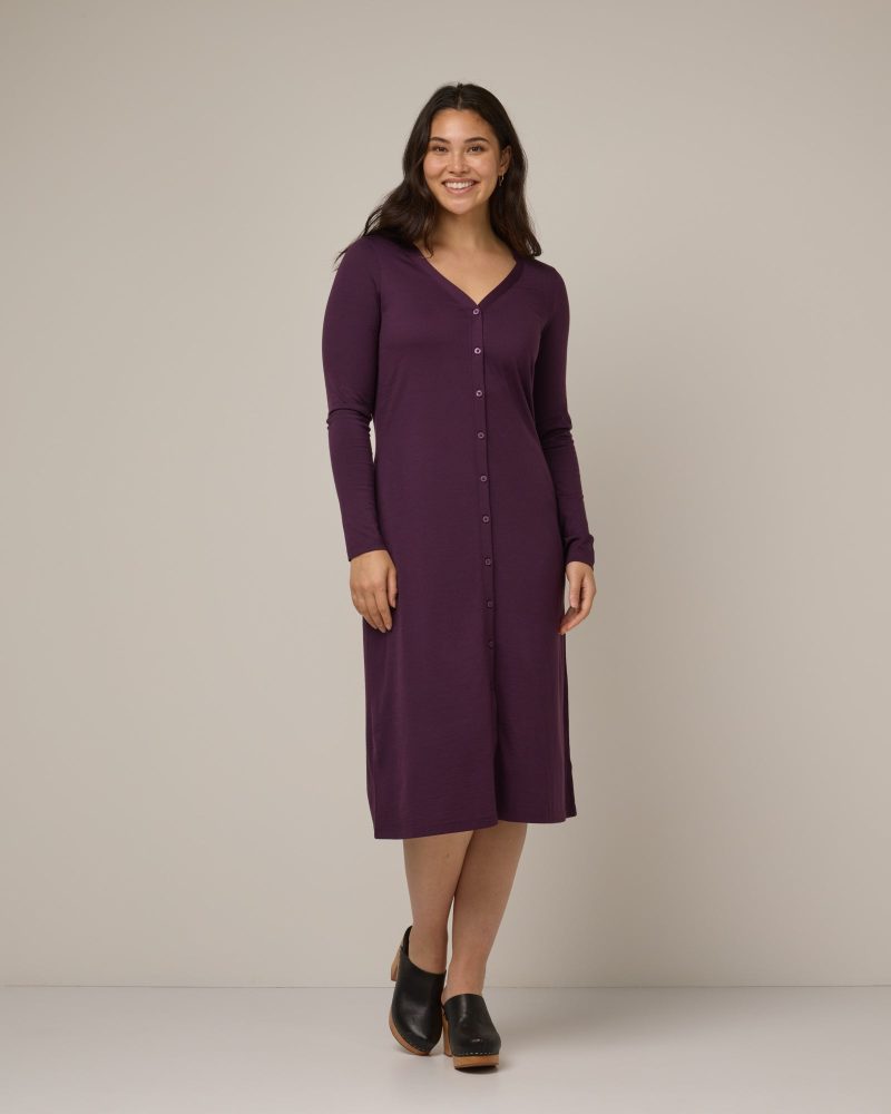 20240925 wooland 02009 BriaButtonFrontDress Marionberry LR