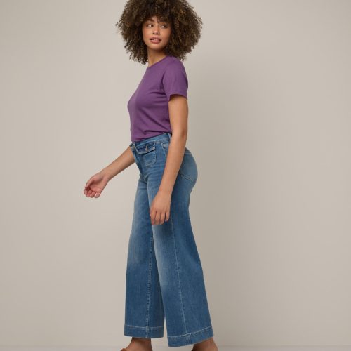 20241023 wooland 01014 Cara100WoolCrewTee PurpleFig LR