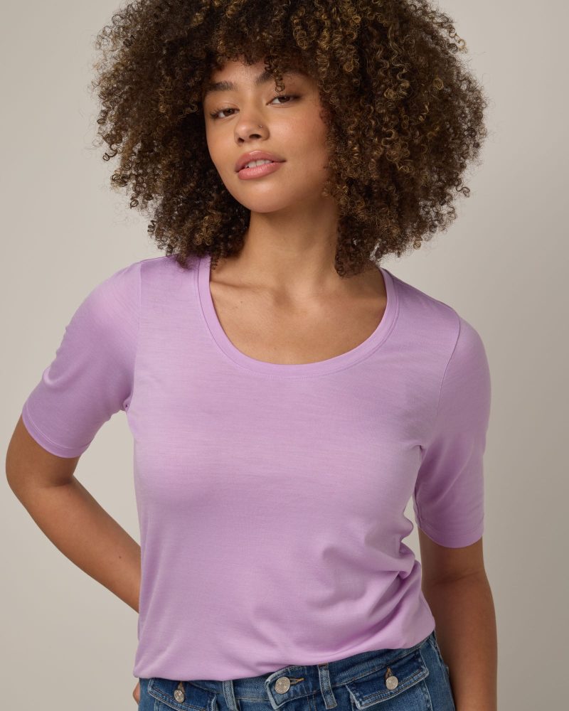 20241023 wooland 01565 CelineSignatureElbowSleeveTee WildOrchid LR