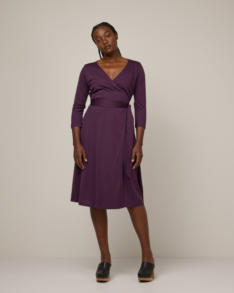 20241121 wooland 00105 AlanaWrapDress Marionberry LR