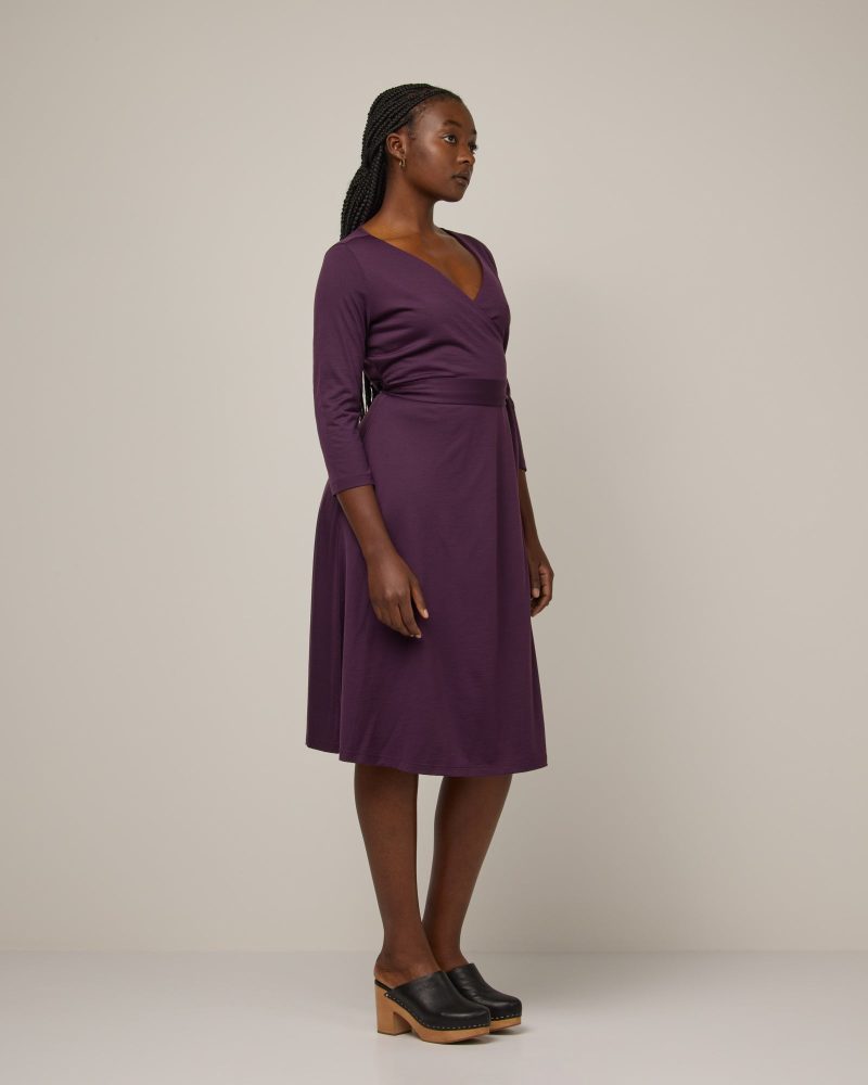 20241121 wooland 00111 AlanaWrapDress Marionberry LR