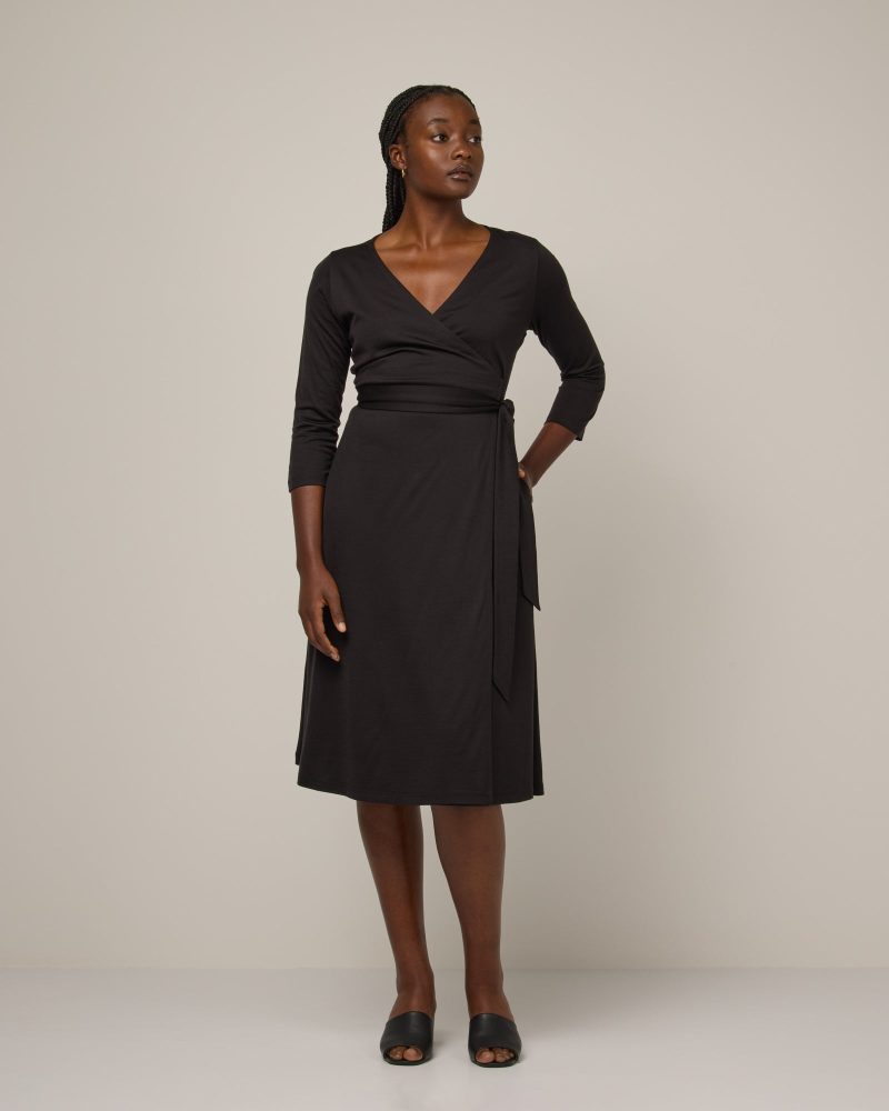 20241121 wooland 00228 AlanaWrapDress Black LR