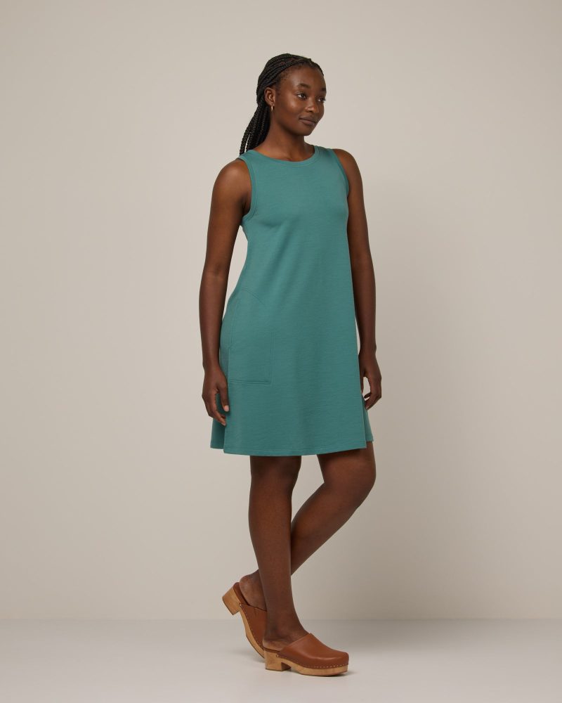 20241121 wooland 01672 SierraTankDress SilverJade LR